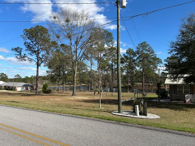327 Ten Lake Drive, Defuniak Springs, FL 32433