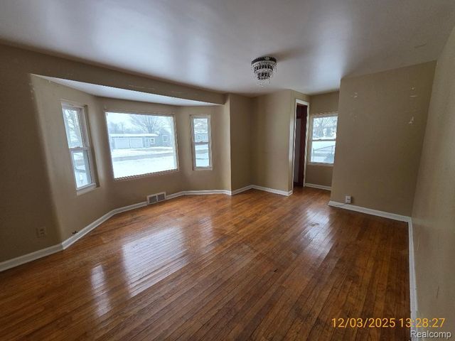 30185 Carl Street, New Haven Village, MI 48048