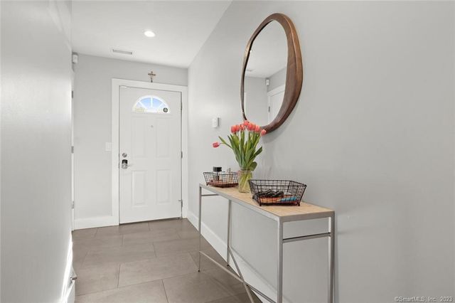 1611 Washington Boulevard APT 6, Stamford, CT 06902