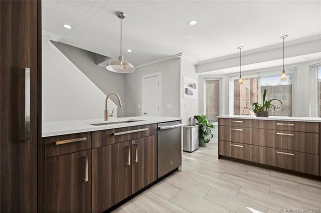 1611 Washington Boulevard APT 6, Stamford, CT 06902