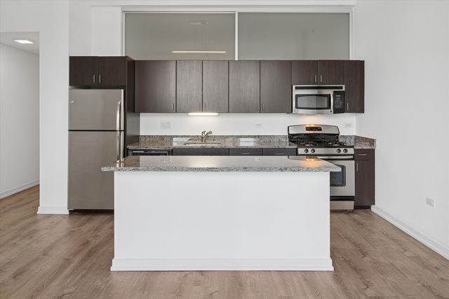 235 W Van Buren Street 4613, Chicago, IL 60607