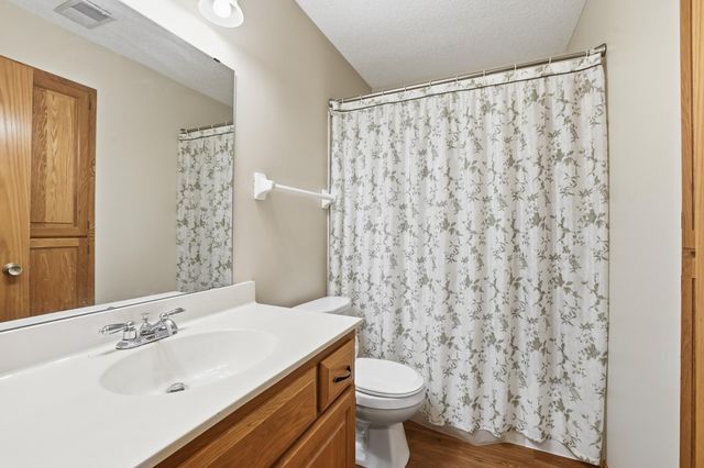 1761 Ojibway Drive, Centerville, MN 55038