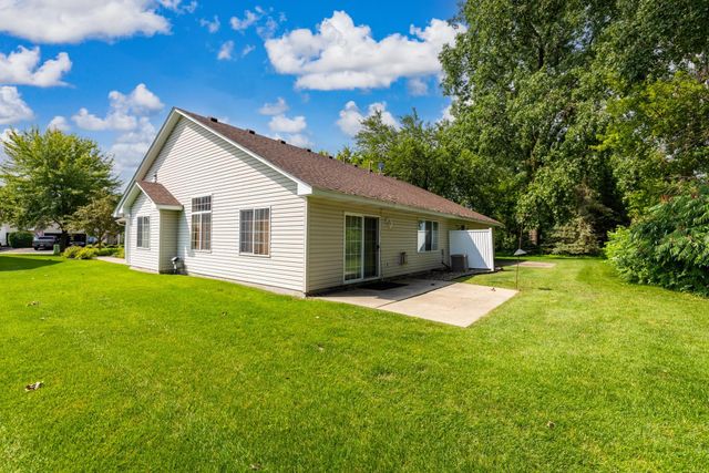 1761 Ojibway Drive, Centerville, MN 55038