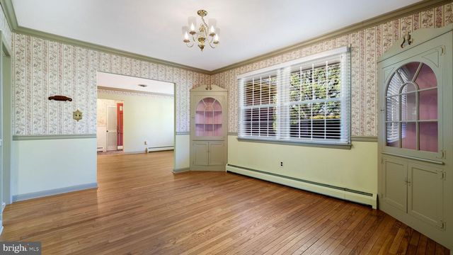 12 SEVEN OAKS LN, Ewing, NJ 08628