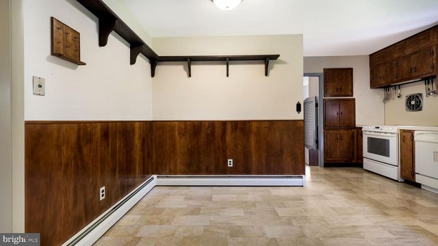 12 SEVEN OAKS LN, Ewing, NJ 08628