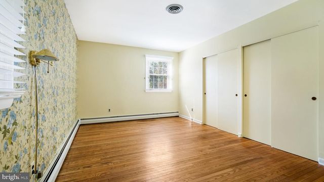 12 SEVEN OAKS LN, Ewing, NJ 08628
