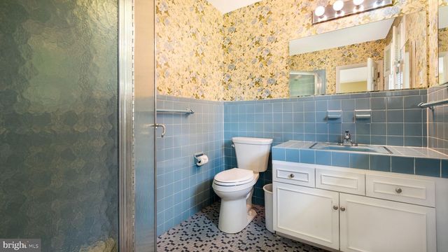 12 SEVEN OAKS LN, Ewing, NJ 08628