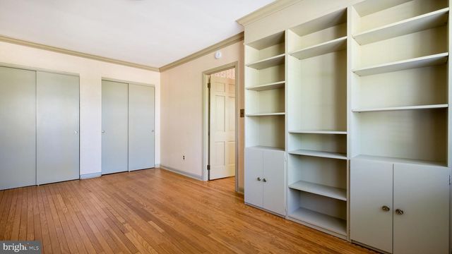 12 SEVEN OAKS LN, Ewing, NJ 08628