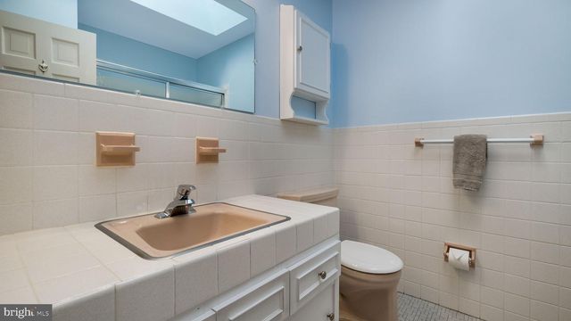 12 SEVEN OAKS LN, Ewing, NJ 08628