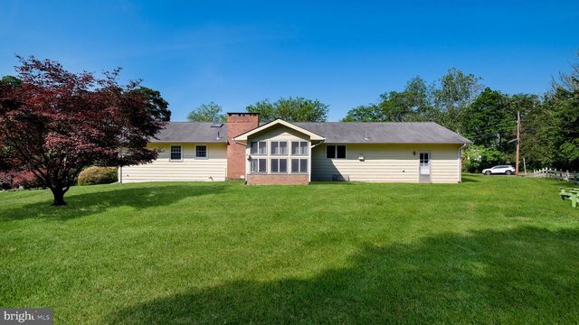 12 SEVEN OAKS LN, Ewing, NJ 08628