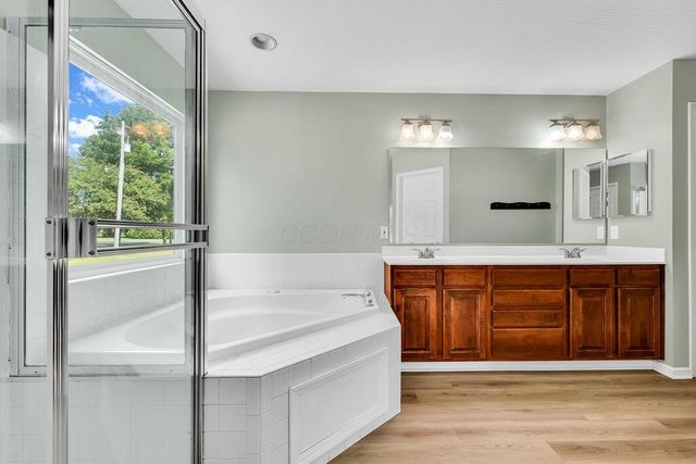 5693 Harlem Road, New Albany, OH 43054