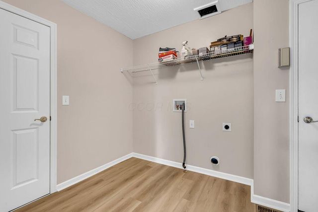 5693 Harlem Road, New Albany, OH 43054