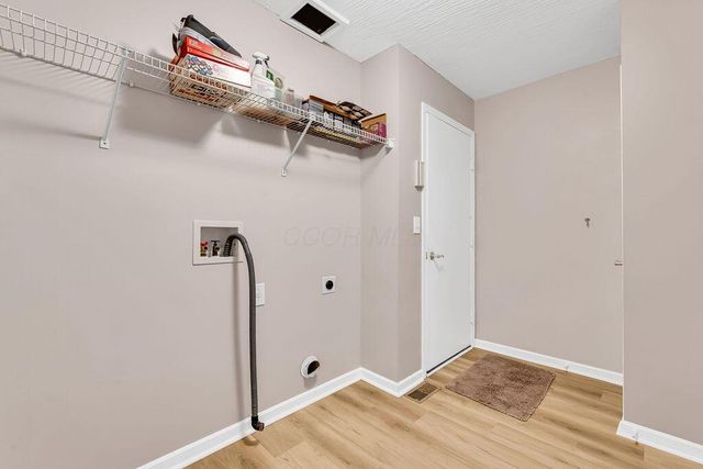 5693 Harlem Road, New Albany, OH 43054