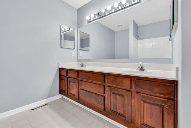 5693 Harlem Road, New Albany, OH 43054
