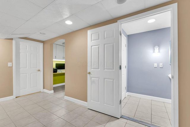 5693 Harlem Road, New Albany, OH 43054