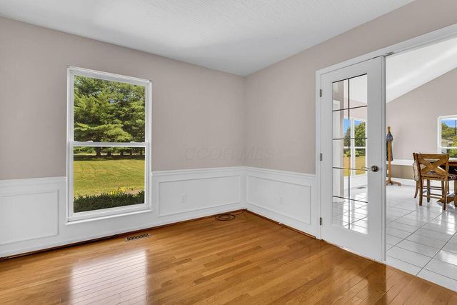 5693 Harlem Road, New Albany, OH 43054