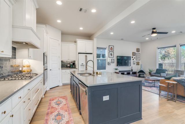 400 Shoreline Street, Plano, TX 75075