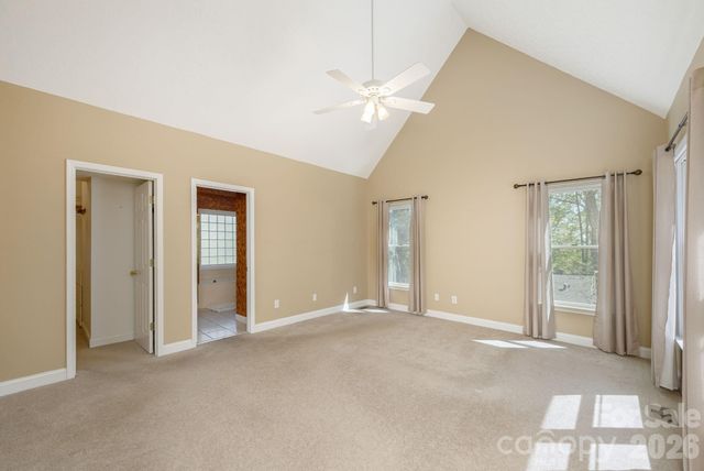 4 BEN HOGAN Drive, Hendersonville, NC 28739