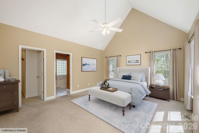 4 BEN HOGAN Drive, Hendersonville, NC 28739