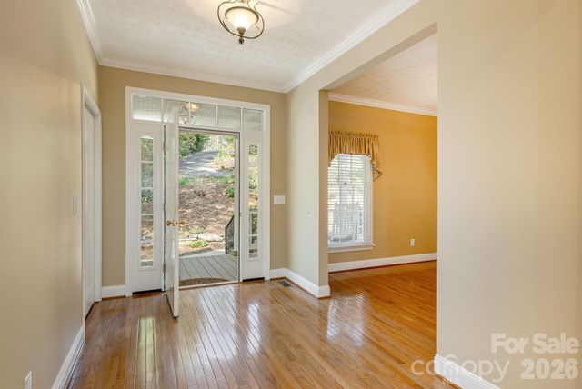 4 BEN HOGAN Drive, Hendersonville, NC 28739