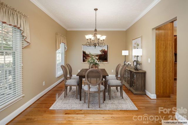 4 BEN HOGAN Drive, Hendersonville, NC 28739