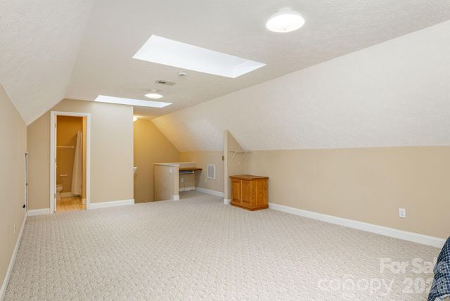 4 BEN HOGAN Drive, Hendersonville, NC 28739