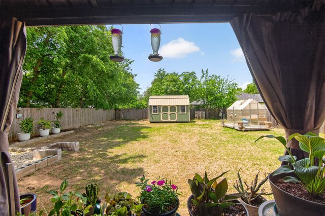 617 N Jordan Street, Whitesboro, TX 76273
