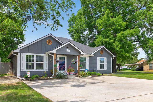 617 N Jordan Street, Whitesboro, TX 76273