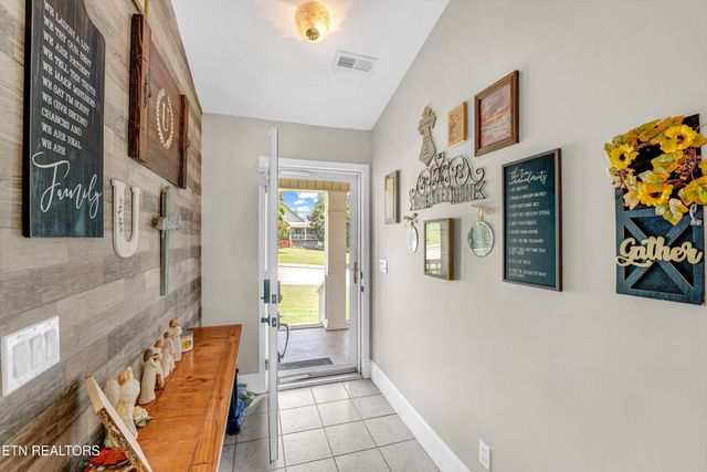 541 Sandy Springs Rd, Maryville, TN 37803
