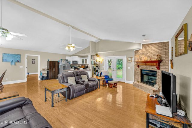 541 Sandy Springs Rd, Maryville, TN 37803