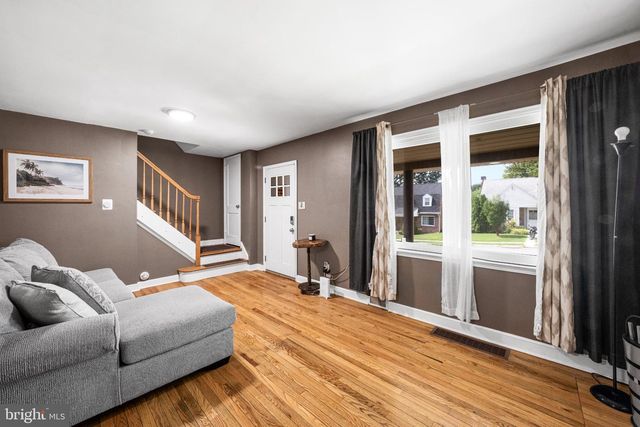 517 WELLINGTON AVE, Reading, PA 19609