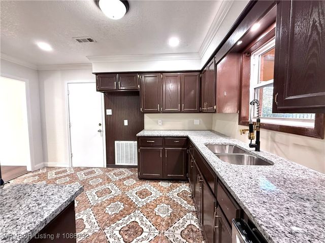 4211 Teakwood Drive, Fort Smith, AR 72904