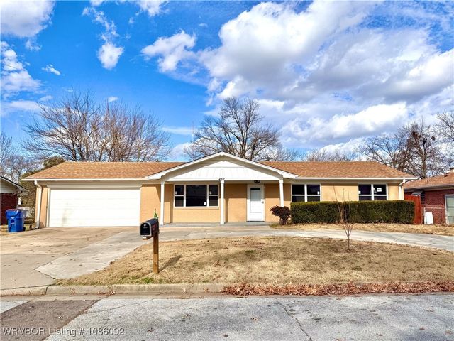 4211 Teakwood Drive, Fort Smith, AR 72904