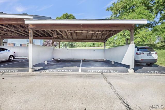16538 Victoria Crossing Drive A, Grover, MO 63040