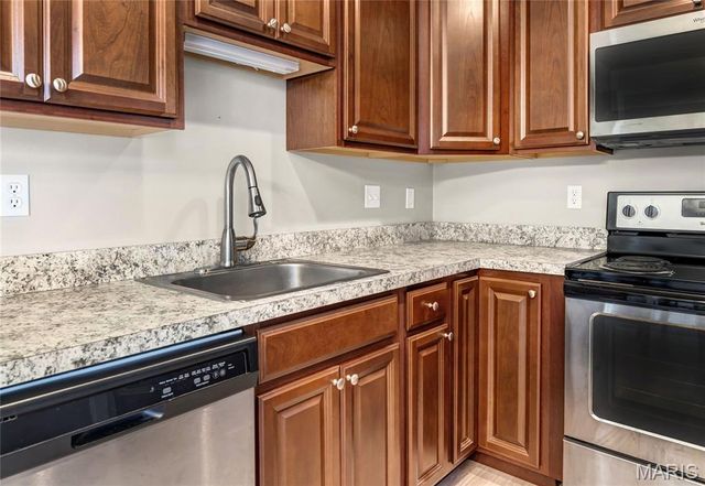 16538 Victoria Crossing Drive A, Grover, MO 63040