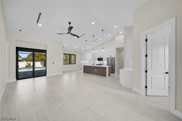 3532 Country Club BLVD, Cape Coral, FL 33904