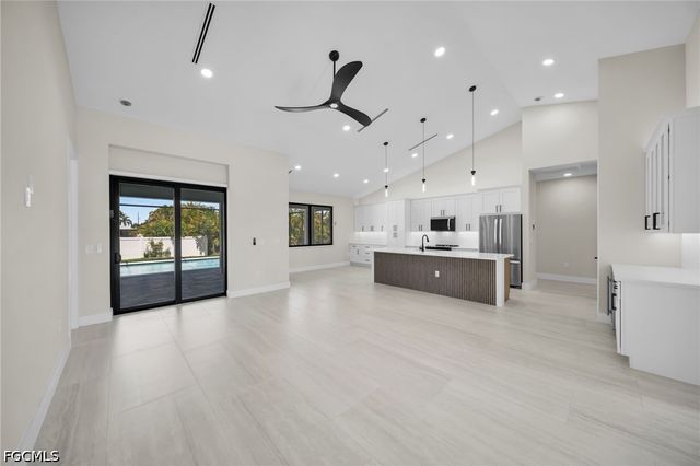 3532 Country Club BLVD, Cape Coral, FL 33904