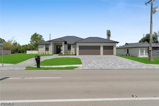 3532 Country Club BLVD, Cape Coral, FL 33904