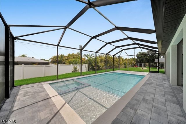 3532 Country Club BLVD, Cape Coral, FL 33904