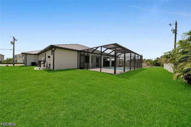 3532 Country Club BLVD, Cape Coral, FL 33904