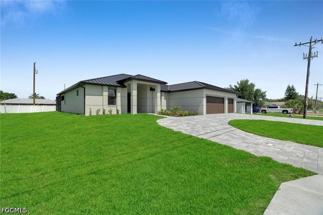3532 Country Club BLVD, Cape Coral, FL 33904