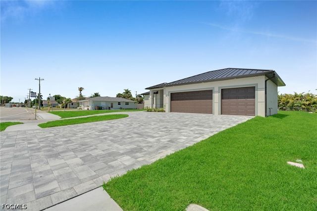 3532 Country Club BLVD, Cape Coral, FL 33904