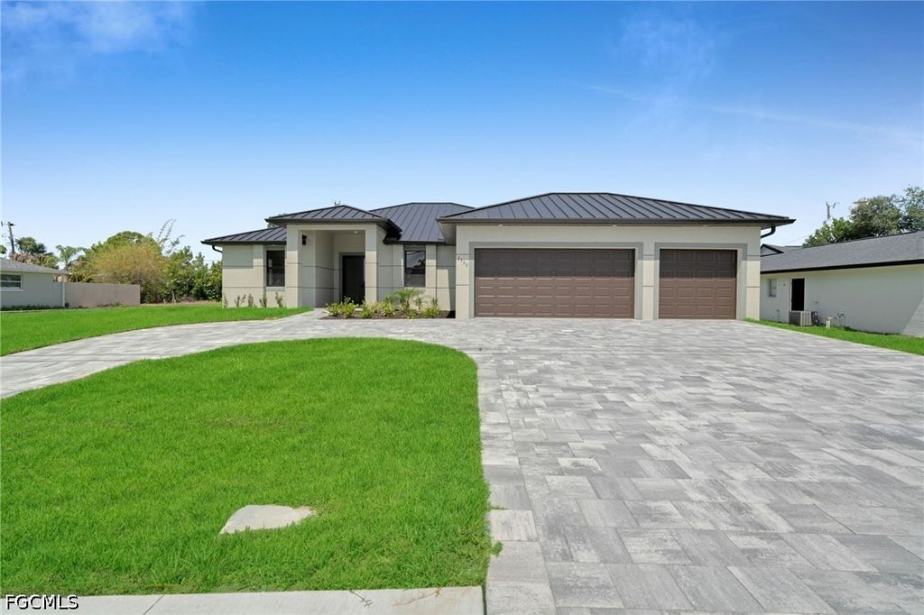 3532 Country Club BLVD, Cape Coral, FL 33904