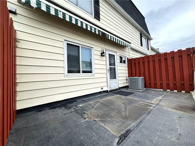 26 Stoneledge Court, Amherst, NY 14221