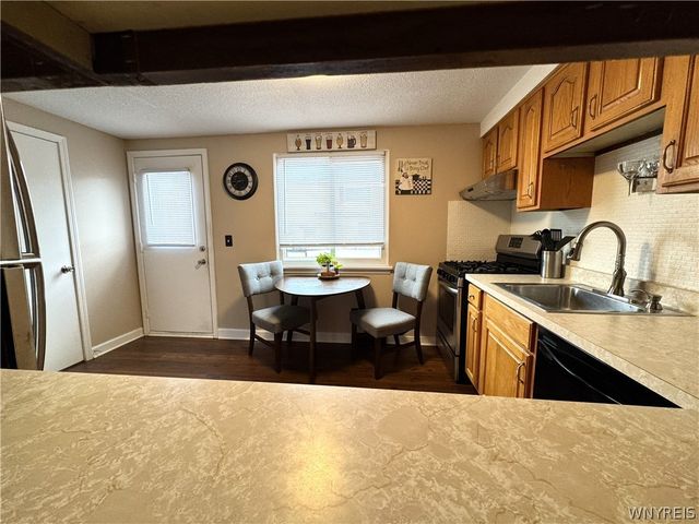 26 Stoneledge Court, Amherst, NY 14221