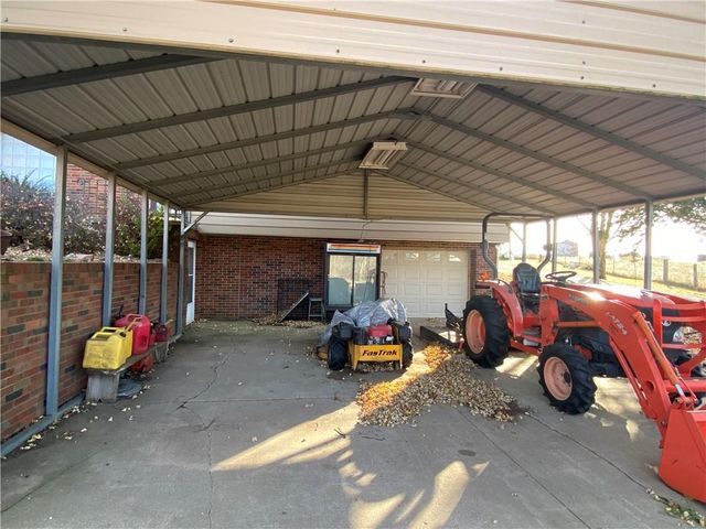 3298 SE Taos Road, Faucett, MO 64448