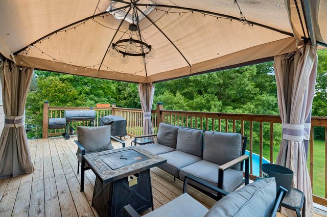 145 Greens Lake Circle, Rossville, GA 30741