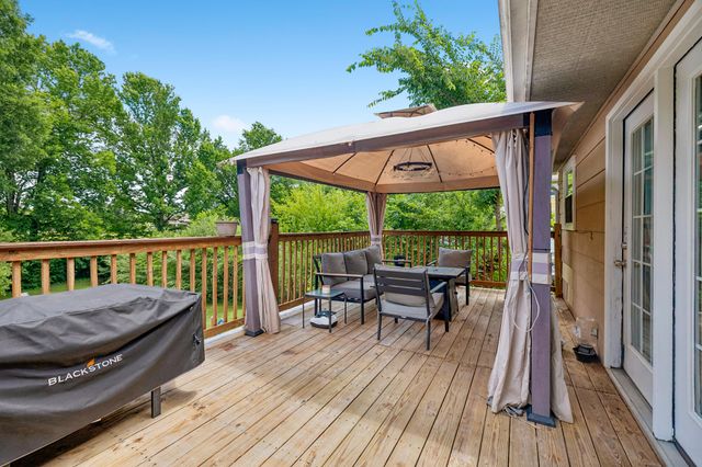 145 Greens Lake Circle, Rossville, GA 30741