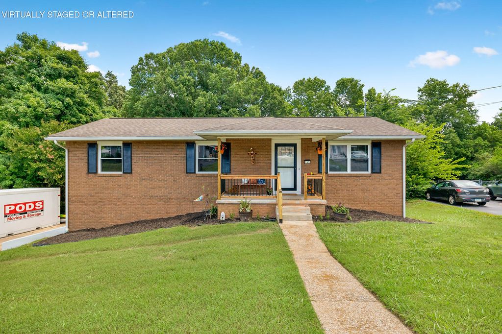 145 Greens Lake Circle, Rossville, GA 30741