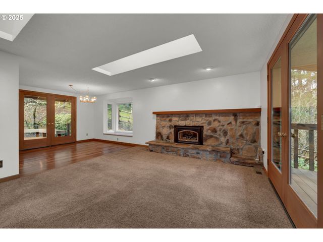 28198 BRIGGS HILL Rd, Eugene, OR 97405